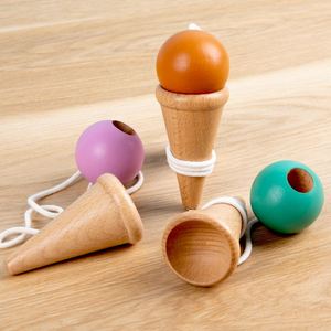 Jouet en bois de hêtre pour bébé, mini Kendama, pour l'apprentissage et l'éducation des tout-petits et des enfants d'âge préscolaire - Product Image 3