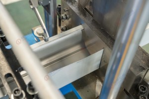 Kim loại cầm tay downspout gutter downpipe làm cuộn tạo thành máy với động cơ dễ dàng để di chuyển - Product Image 2