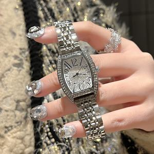 Reloj de Mujer con Esfera Pequeña de Acrílico Tipo Barril de Vino, Completamente Decorado con Diamantes, Cierre Oculto Ecológico, Moda de Lujo Ligero, Exquisito Reloj de Cuarzo - Product Image 1