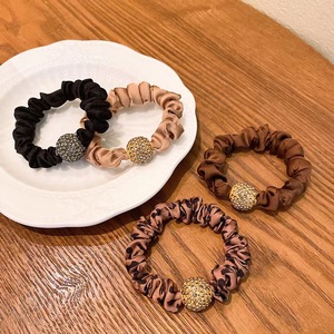 Coletero con Estampado de Leopardo y Diamantes de Imitación, Banda para el Cabello de Tela, Accesorio Casual para Mujer, Primavera 2023 - Product Image 1