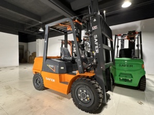 מלגזות דיזל ביצועים גבוהים של <span class=keywords><strong>2</strong></span>.<span class=keywords><strong>5</strong></span> טון 3 טון 3.<span class=keywords><strong>5</strong></span> טון 4 טון <span class=keywords><strong>5</strong></span> טון משאית מנוע יפני אופציונלי - Product Image 4