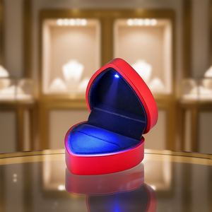 Boîte à bague LED élégante avec lumière bleue, présentoir à bijoux en forme de cœur pour la Saint-Valentin, extérieur rouge et intérieur en velours, Mo - Product Image 2