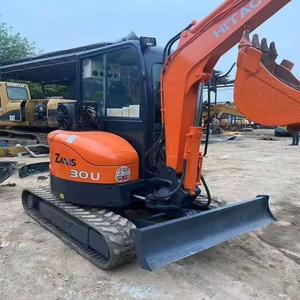 Excavatrice sur chenilles hydraulique Hitachi ZX30U d'occasion, état quasi neuf (90%), 3 tonnes, avec moteur, pour travaux de construction, d'agriculture et de terrassement. - Product Image 2