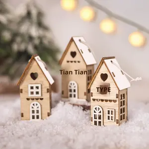 Décoration de Noël personnalisée en bois écologique petits ornements créatifs en forme de maison cadeaux suspendus - Product Image 6