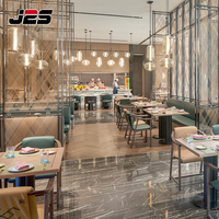 Ensemble table et chaises en bois pour restaurant commercial, design d'intérieur d'hôtel, projet de luxe moderne sur mesure J2S