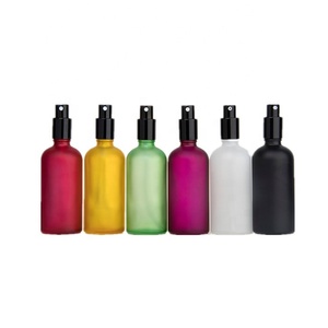 100Ml Đầy Màu Sắc Frosted Đen <span class=keywords><strong>Red</strong></span> Glass Rỗng Chai Tinh Dầu Với Sprayer <span class=keywords><strong>Lotion</strong></span> Bơm Chai - Product Image 3
