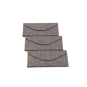 Couverts de <span class=keywords><strong>tissu</strong></span> Triangle Style Étui à Lunettes avec <span class=keywords><strong>Microfibre</strong></span> Lunettes Chiffon De Nettoyage - Product Image 1