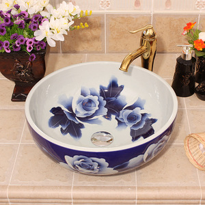 Magazzino arte lavandino del <span class=keywords><strong>bagno</strong></span> <span class=keywords><strong>ciotola</strong></span> sopra il bancone rotondo <span class=keywords><strong>a</strong></span> buon mercato blu e bianco colore <span class=keywords><strong>bagno</strong></span> <span class=keywords><strong>lavabo</strong></span> - Product Image 1