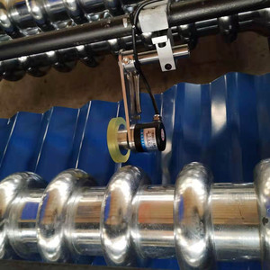Controlada por PLC 1050 <span class=keywords><strong>ola</strong></span> diseño de techo de teja de rollo que forma <span class=keywords><strong>la</strong></span> máquina - Product Image 6