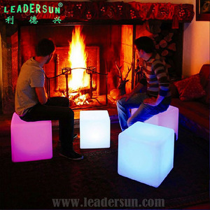 20 CENTIMETRI <span class=keywords><strong>Multi</strong></span> colore luci di notte del <span class=keywords><strong>LED</strong></span> del cubo di lettura lampada da tavolo per la casa e ristoranti - Product Image 2