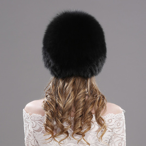Chapeau d'hiver en fourrure de renard cousu à la main pour femmes avec motif rayé brodé à la main, ajustement extensible pour un usage quotidien et pour les fêtes - Product Image 5