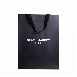 A medida negro, blanco, bolsa de compras de papel para la promoción de la marca - Product Image 2