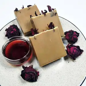 Menior özel etiket saf doğal gül kırmızı şarap sabunu el yapımı sabun kuru çiçek taç