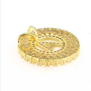 De luxe Lettres de L'alphabet de <span class=keywords><strong>A</strong></span> à <span class=keywords><strong>Z</strong></span> De Cuivre Zircon Pierre Pendentif Collier - Product Image 4