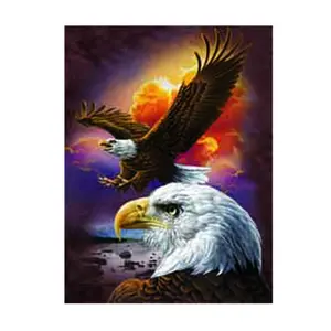 飞行美丽的 3d 塑料鹰装饰图片，3d 塑料鹰与美国国旗