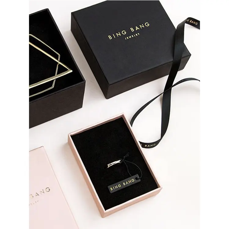 Venta al por mayor de lujo personalizado de papel de logotipo de 2 piezas rígido de anillo de pendiente de collar de cartón caja de regalo de lujo caja de regalo de joyería