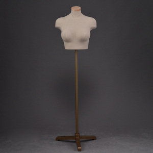 Mannequin de présentation féminin demi-corps en tissu, buste réaliste, courbes voluptueuses, avec support - Product Image 3