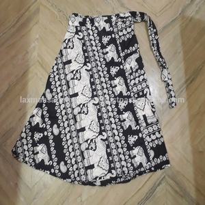 Jupes rondes portefeuille pour femmes imprimées en coton de couleurs unies exportateur en gros de l'Inde - Product Image 1