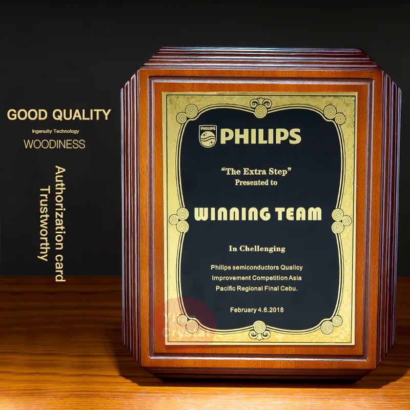 Trofeo di legno popolare all'ingrosso del premio del MDF su misura materiale della noce souvenir della placca di legno trofeo del premio di legno