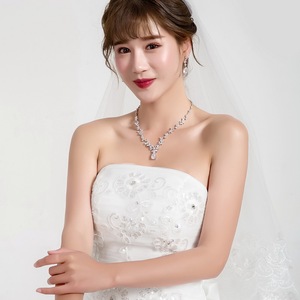 Set di Gioielli <span class=keywords><strong>da</strong></span> <span class=keywords><strong>Sposa</strong></span> Weiman con Collana e Orecchini Pendenti a Goccia e Motivo Floreale in Zirconia Cubica Lucida - Product Image 6