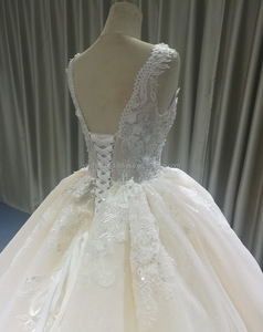 <span class=keywords><strong>Made</strong></span> in pizzo francese con molto lungo treno pizzo su indietro luweiya abito da sposa