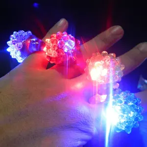 热卖 TPU 橡胶戒指柔性 led 戒指派对用品 led 新奇最好赠送礼品最便宜的戒指
