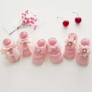 Yumuşak malzeme yüksek kaliteli bebek kaymaz çoraplar dantel bebek çorap setleri anne hediye moda bebek ayakkabıları çorap