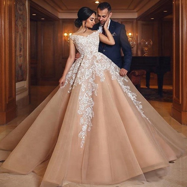 Gold Wedding Dress Bridal Gown Abito Da Sposa Color Champagne Long Sleeves Wedding Dresses Sexy Lllusion Gold Wedding Dress Bridal Gown Abito Da Sposa Color Champagne Long Sleeves Wedding Dresses Sexy Lllusion