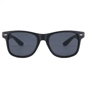 Toptan özel Logo plastik Shades güneş gözlüğü kadın erkek 2022 güneş gözlüğü ucuz gözlük kare güneş gözlüğü 2022