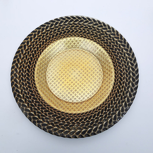 Assiettes de présentation en cuivre faciles à laver Vaisselle de fête de mariage Assiettes en verre avec bord doré Vente en gros - Product Image 2
