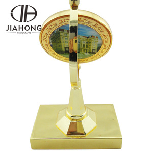 De metal de encargo campeón de <span class=keywords><strong>la</strong></span> Copa de trofeo con base - Product Image 4