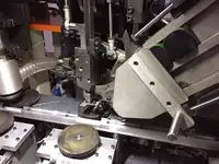 CNC automatico ad alta produzione di 2 assi 1 di perforazione 1 tufting e 1 taglio pennello piatto striscia fabbricazione di spazzole per la pulizia della macchina pennello