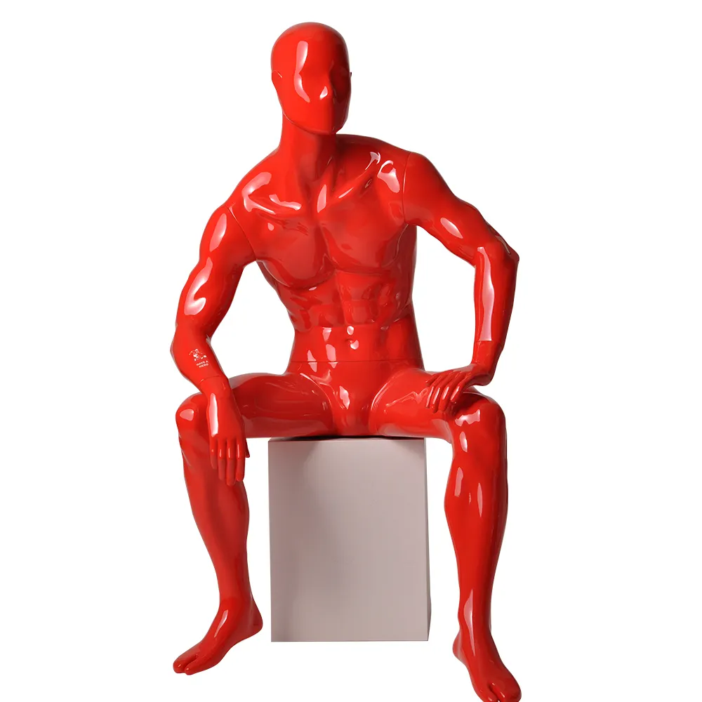 全身男性マネキンスポーツ座っている光沢のある赤い色の筋肉マネキン男性