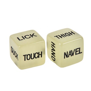 2 unids divertido brillan <span class=keywords><strong>en</strong></span> la oscuridad de dados de <span class=keywords><strong>amor</strong></span> juguetes para adultos par los amantes juegos fiesta de sexo juguete - Product Image 2