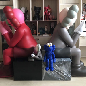 Haute qualité et meilleur prix <span class=keywords><strong>dessin</strong></span> animé kaws companion sculpture pour <span class=keywords><strong>la</strong></span> décoration de bureau à <span class=keywords><strong>la</strong></span> <span class=keywords><strong>maison</strong></span> - Product Image 2