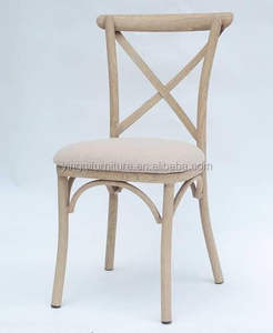 <span class=keywords><strong>Location</strong></span> de chaises en bois avec dossier croisé pour l'extérieur de mariage de style campagnard - Product Image 6