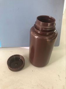 Bouteille de laboratoire ronde en plastique HDPE ambré à large ouverture de 500 ml avec bouchon à vis en PP - Product Image 2