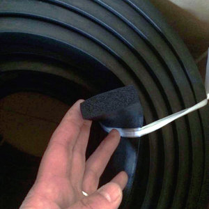 Imperméable à l'eau Adhésif Éponge En Mousse De Caoutchouc <span class=keywords><strong>Bande</strong></span> de Joint de Porte/d'extrusion <span class=keywords><strong>EPDM</strong></span> bandes - Product Image 1