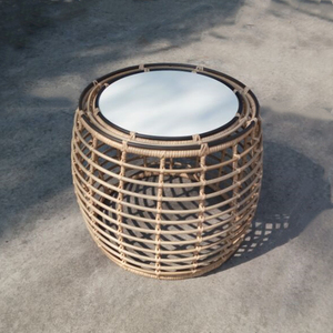 طقم أريكة وطاولة شاي من الخيزران للاستخدام الخارجي في الحدائق - Product Image 4