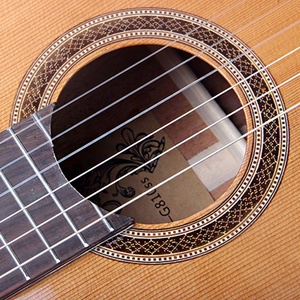 <span class=keywords><strong>Guitare</strong></span> <span class=keywords><strong>classique</strong></span> professionnelle <span class=keywords><strong>haut</strong></span> <span class=keywords><strong>de</strong></span> <span class=keywords><strong>gamme</strong></span> <span class=keywords><strong>de</strong></span> 39 pouces, fabriquée à la main, avec table en cèdre massif et fond en acajou, gaucher, couleur bois naturel - Product Image 5