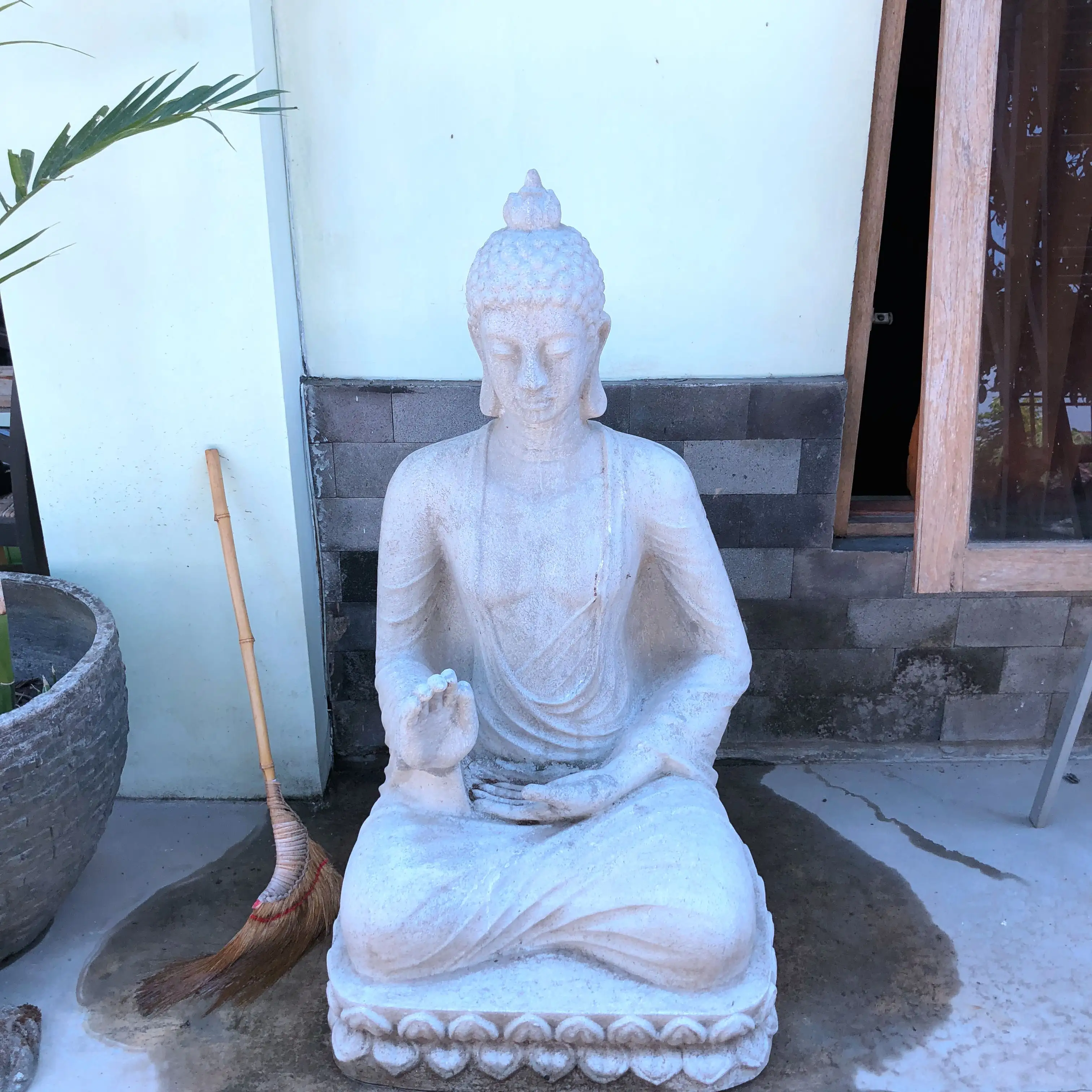 pietra thai buddha