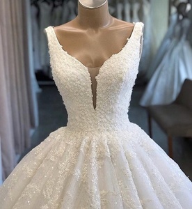 Chất Lượng Cao Sang Trọng Châu Âu Sâu V Cổ Bóng Gown Wedding Dress - Product Image 4