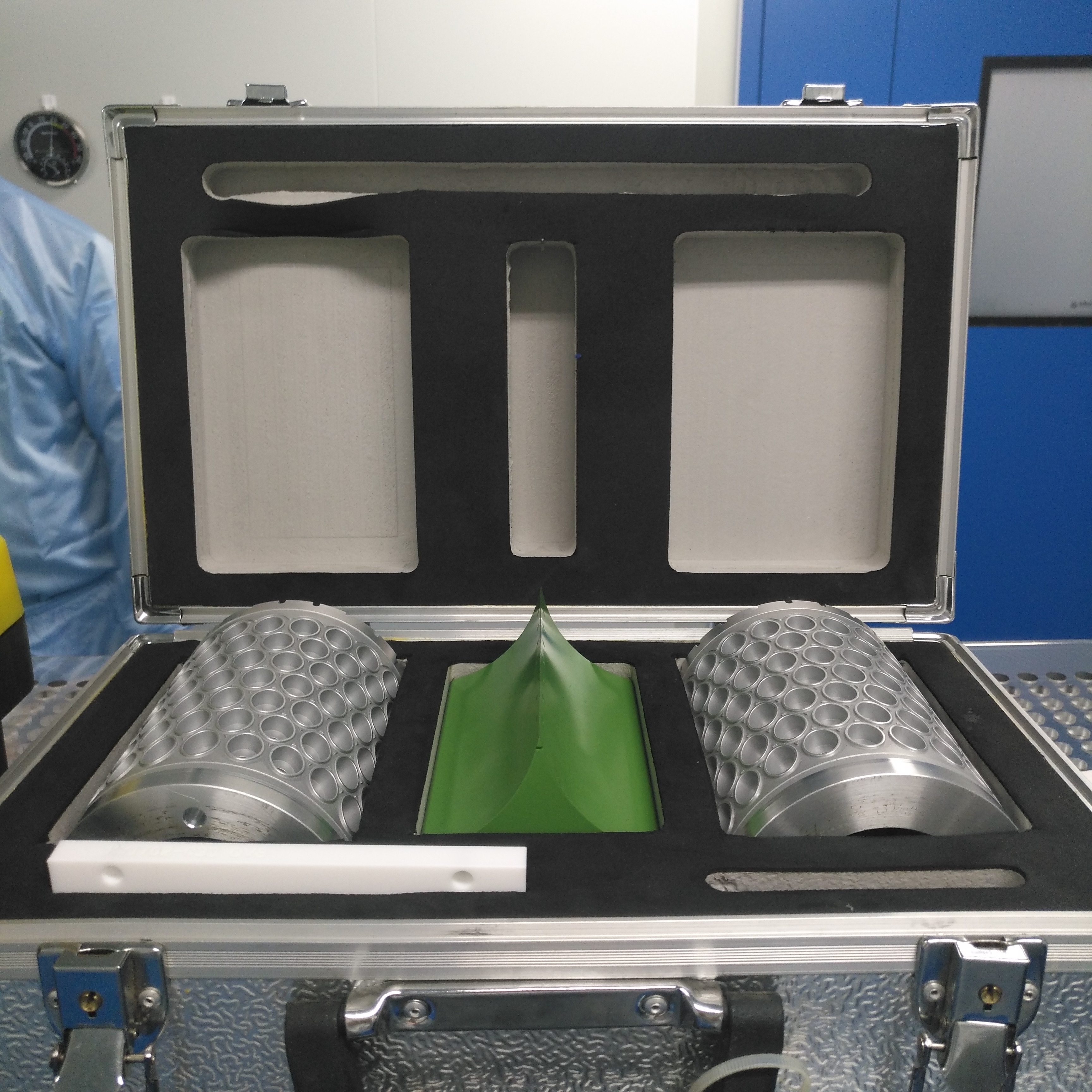 Умирает крен оснастки для пейнтбола молодок по изготовлению бетонных блоков для кемпинга мероприятия 4 дюйма машина