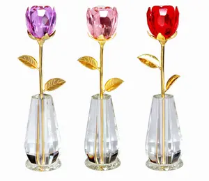 美丽的水晶玫瑰花婚礼优惠为客人的礼物