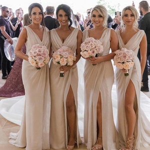 Compra 2018 Vestidos Largos De Dama De Honor De Color Rosa Pura Manga Corta  Corto Lateral Gasa Vestido De Dama De Honor Vestidos De Boda Para La Playa  De Verano Baratos Barato 