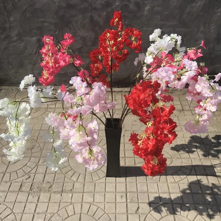 공장 인공 나무 매달려 실크 흰색 벚꽃 꽃 지점