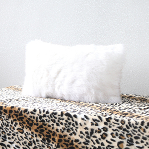 2019 nuevo suave cálido de lujo en blanco Imitación Piel tiro almohada cubierta cojín de piso asientos sofá funda de almohada - Product Image 1