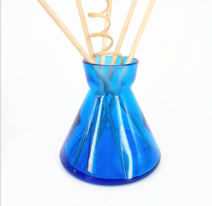 Botella difusora de vidrio con forma cónica ornamental Multicolor para ambientador Botella difusora de fragancia de color personalizado - Product Image 2