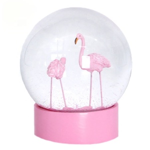 Bán Buôn Tùy Chỉnh Valentine Lưu Niệm Glitter Nước Bóng Nhựa Flamingo Quả Cầu Tuyết - Product Image 3