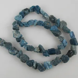 ลูกปัดอัญมณีธรรมชาติสีน้ำเงินเข้ม Kyanite หยาบ Tumbled นักเก็ต Kyanite